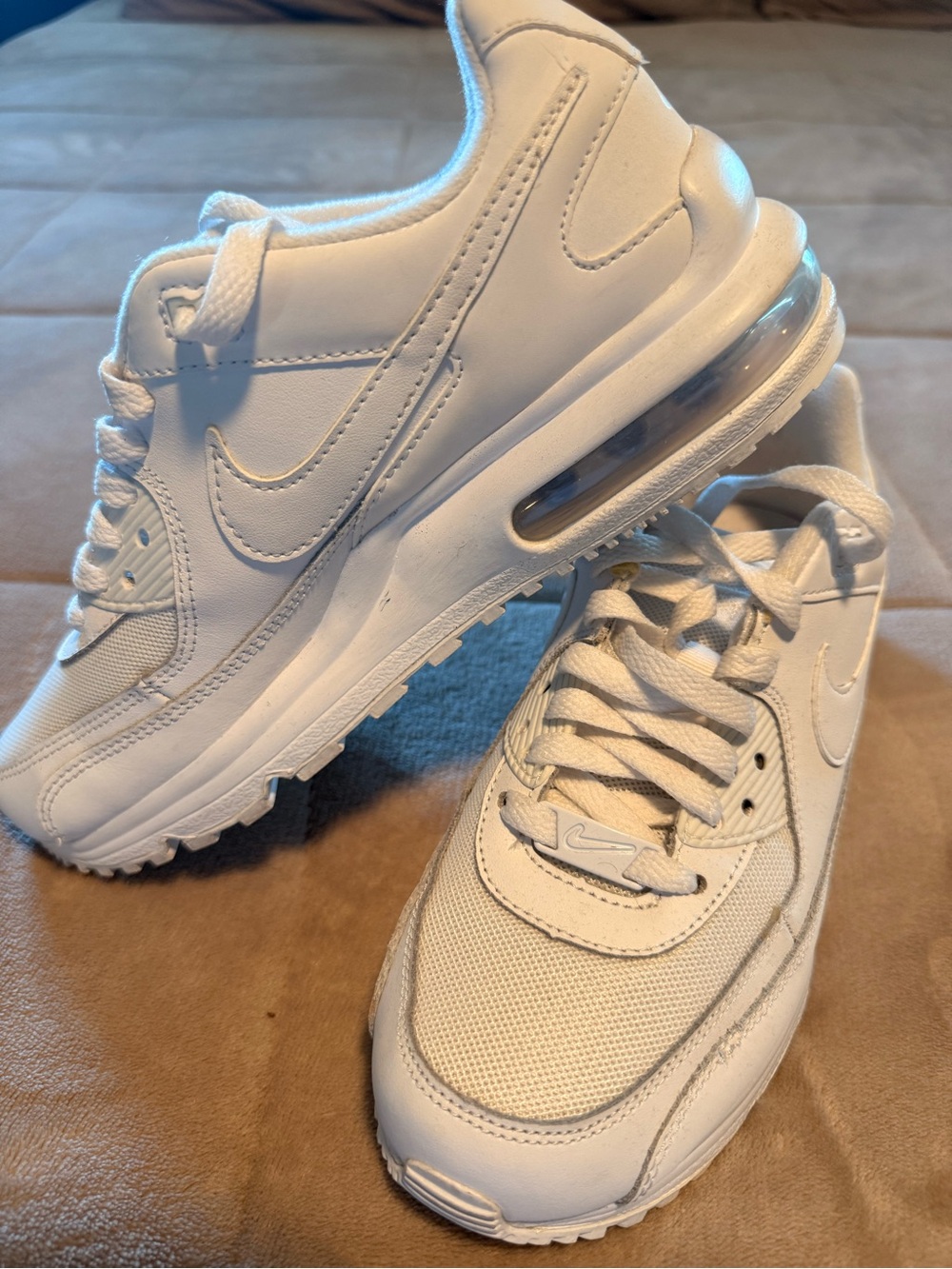 Nike Womenโs White Air Max Style Trainer Sneakers